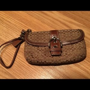 🔥NWOT coach signature c wristlet